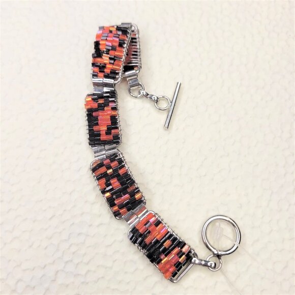 ORANGE and Black Bead Bracelet - Picture 3 of 9